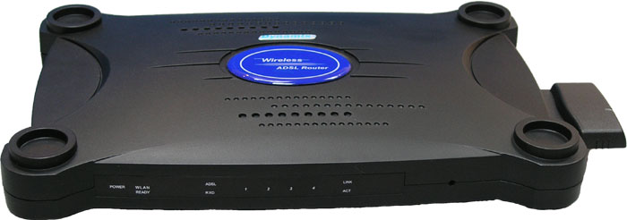 Dynamix UM-A4W -  ADSL /  Ethernet  USB ,  4  10/100 Base-T     